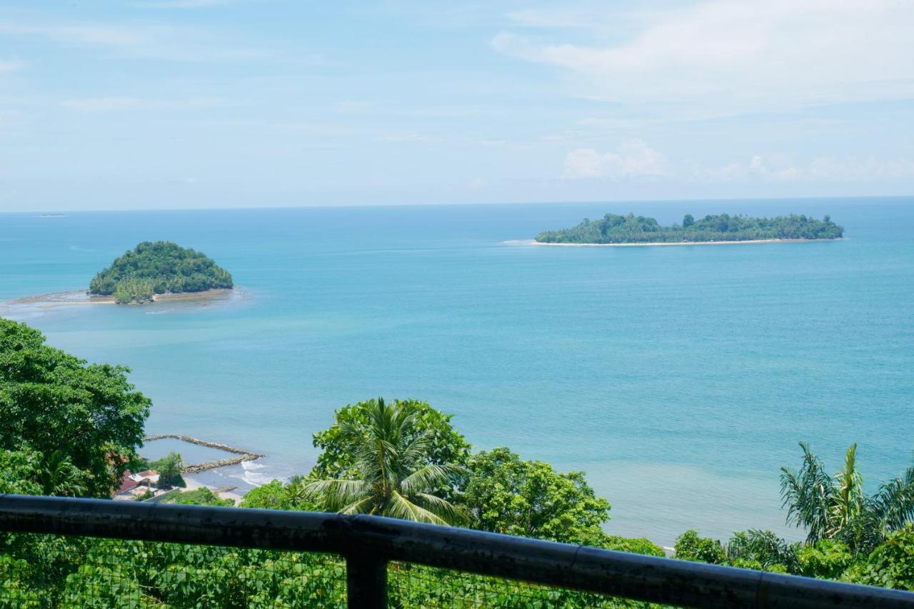 The View Padang, Amazing View, 8 Mins Mentawai Fast Ferry, Cold Beer,Close To Restaurants Dış mekan fotoğraf