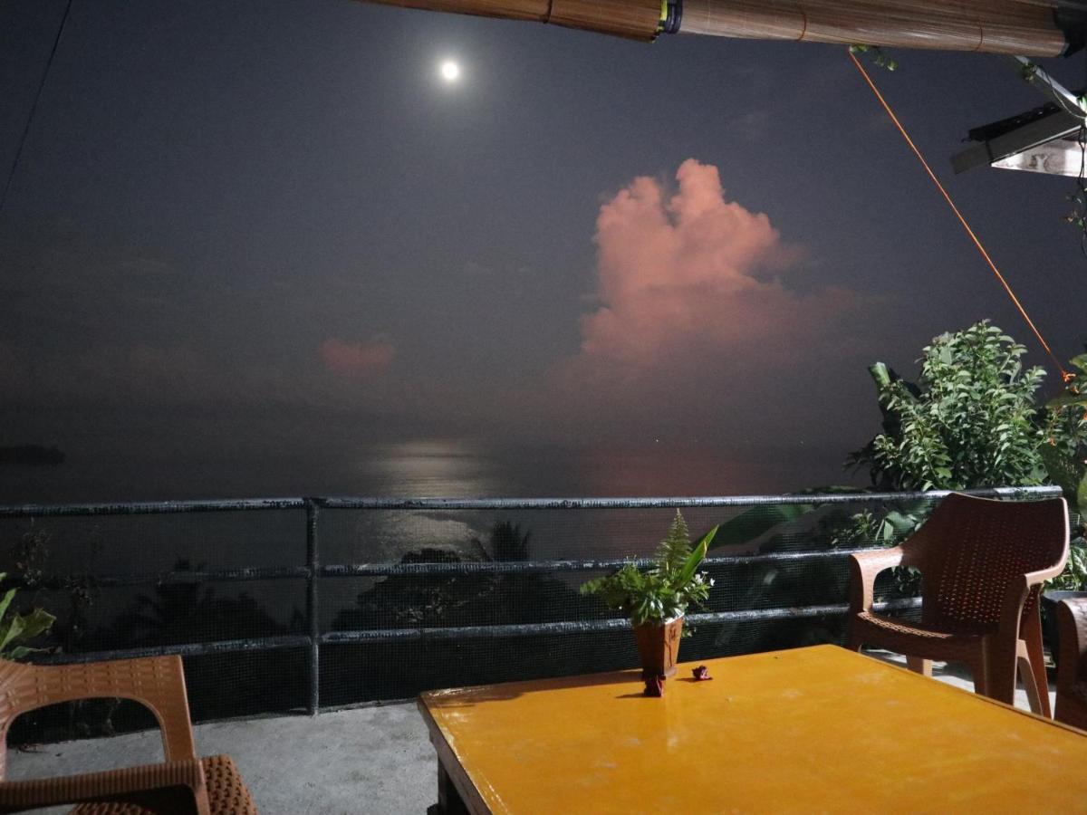The View Padang, Amazing View, 8 Mins Mentawai Fast Ferry, Cold Beer,Close To Restaurants Dış mekan fotoğraf