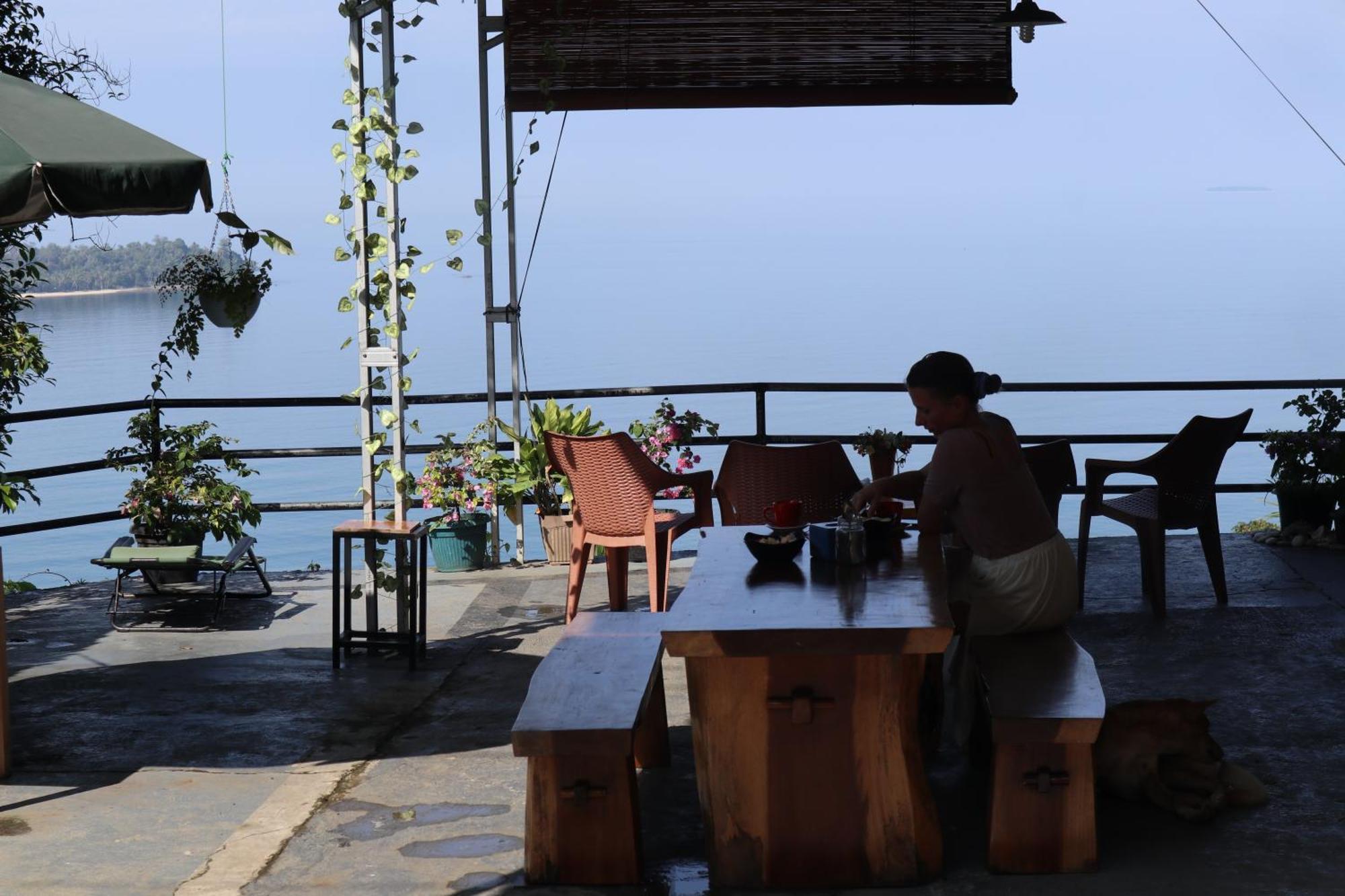 The View Padang, Amazing View, 8 Mins Mentawai Fast Ferry, Cold Beer,Close To Restaurants Dış mekan fotoğraf