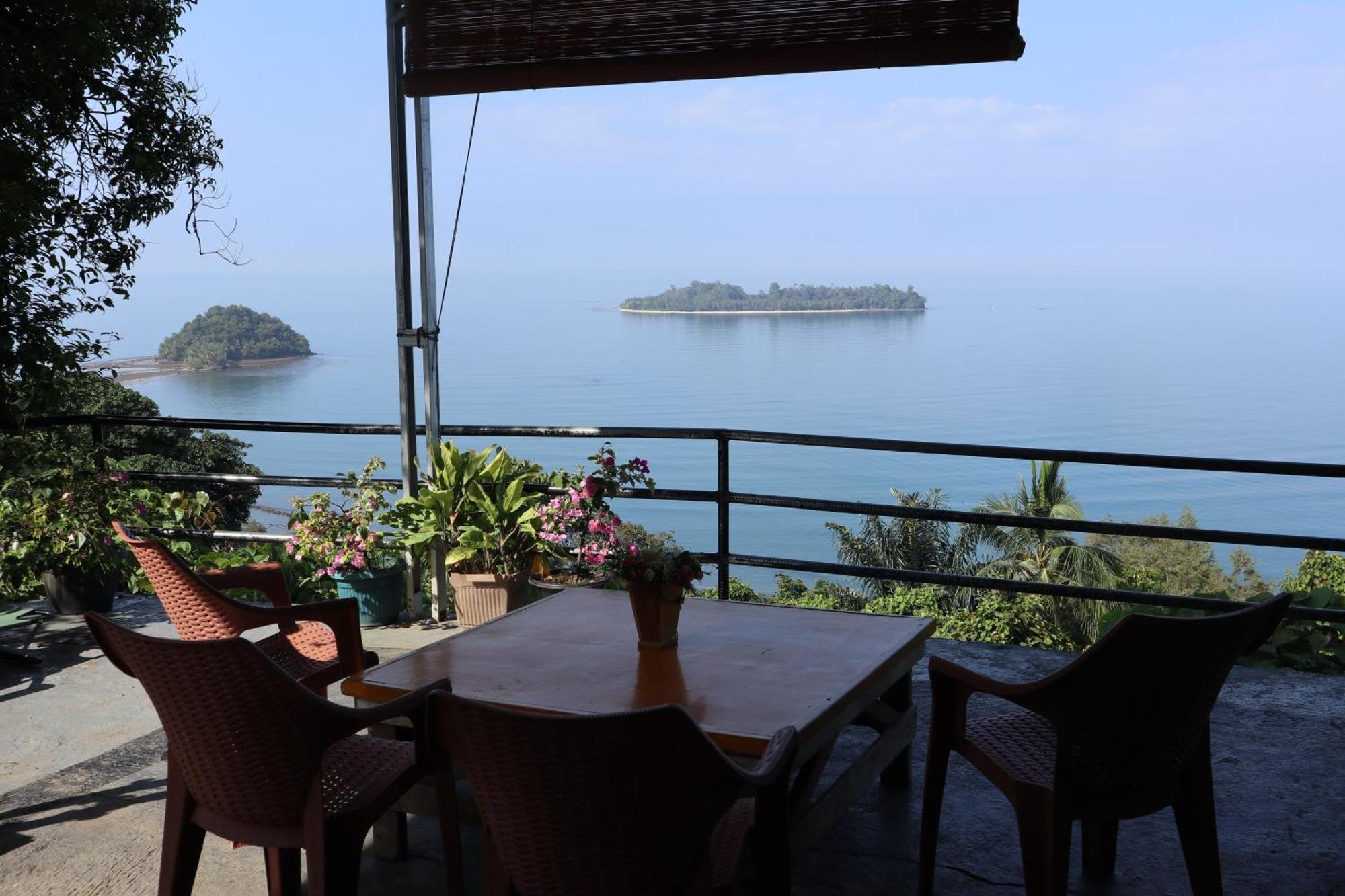 The View Padang, Amazing View, 8 Mins Mentawai Fast Ferry, Cold Beer,Close To Restaurants Dış mekan fotoğraf